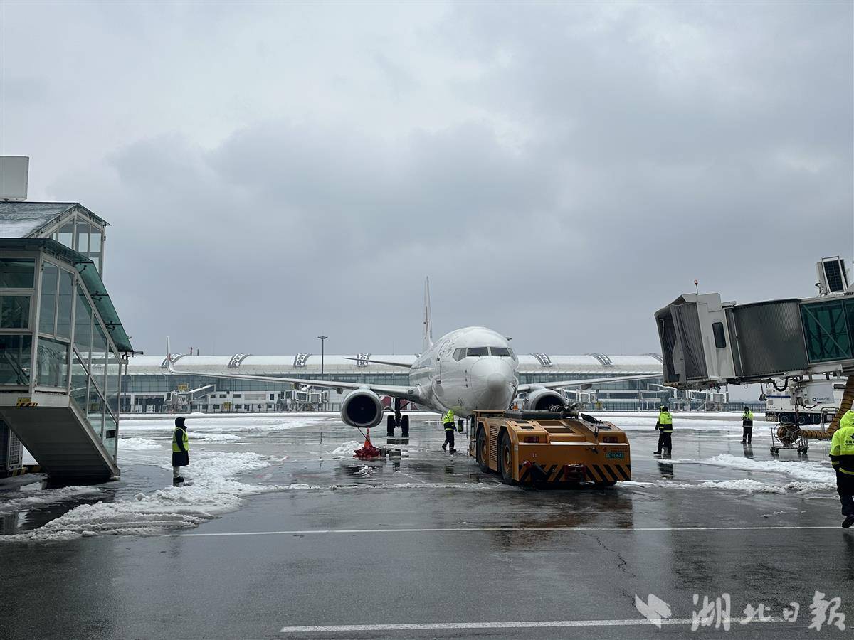 天河机场跑道开放