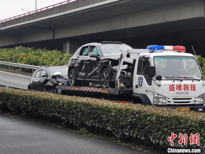 苏州今天早上出车祸图片