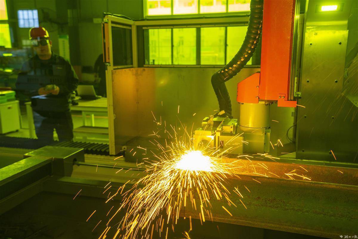 鄂产型钢激光切割智能装备首次出海