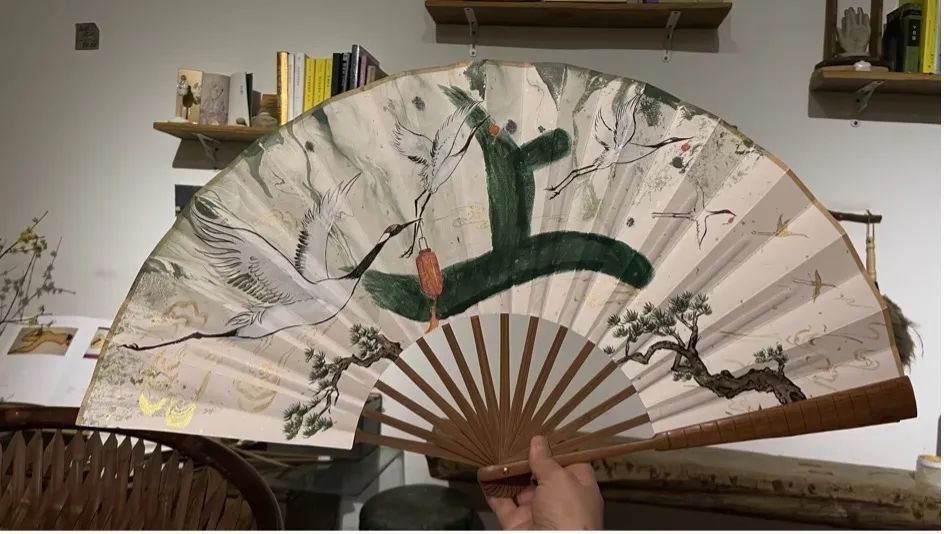 春晚主持人手中的扇子竟是非遗国宝