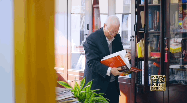 "为生者权,为死者言",用证据维护公平正义,是刘老一生追求的目标.