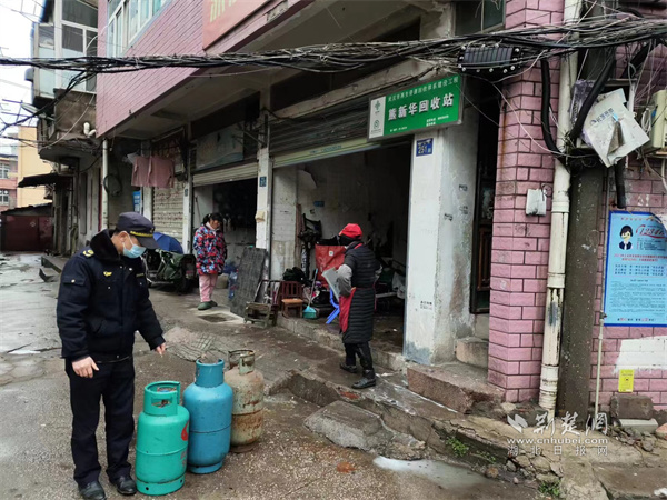 武昌区白沙洲街道节日到来时执法管理无间歇