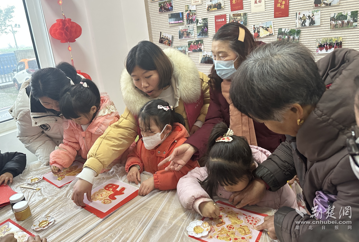 武漢沌口街同德巾幗集市開張居民在家門口品味非遺年俗年味