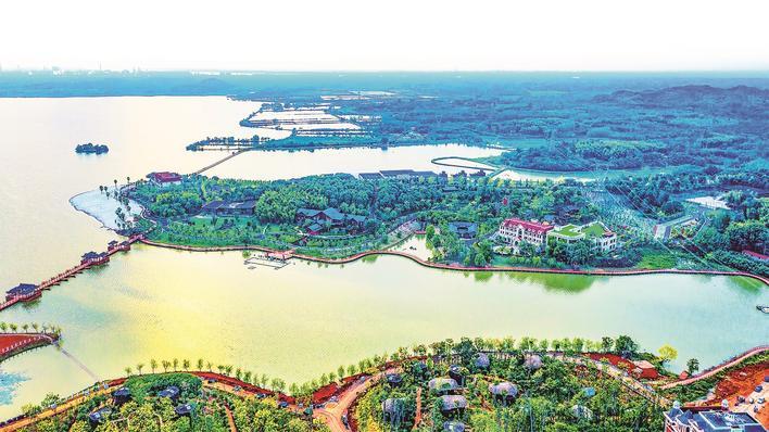 嘉鱼水域资源丰富,是水产大县.嘉鱼是全国冬春冷凉蔬菜优势产区