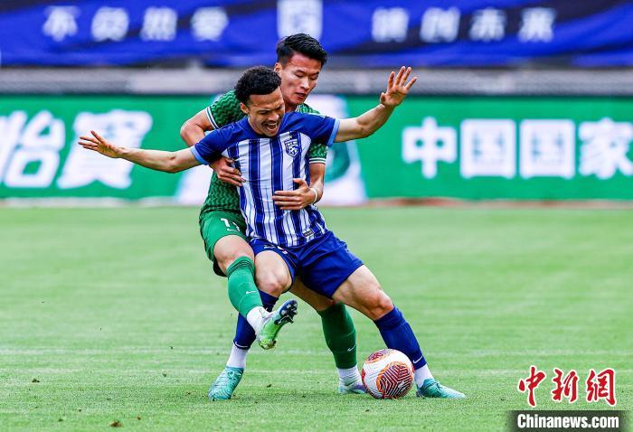 中超联赛武汉三镇队主场负于北京国安队