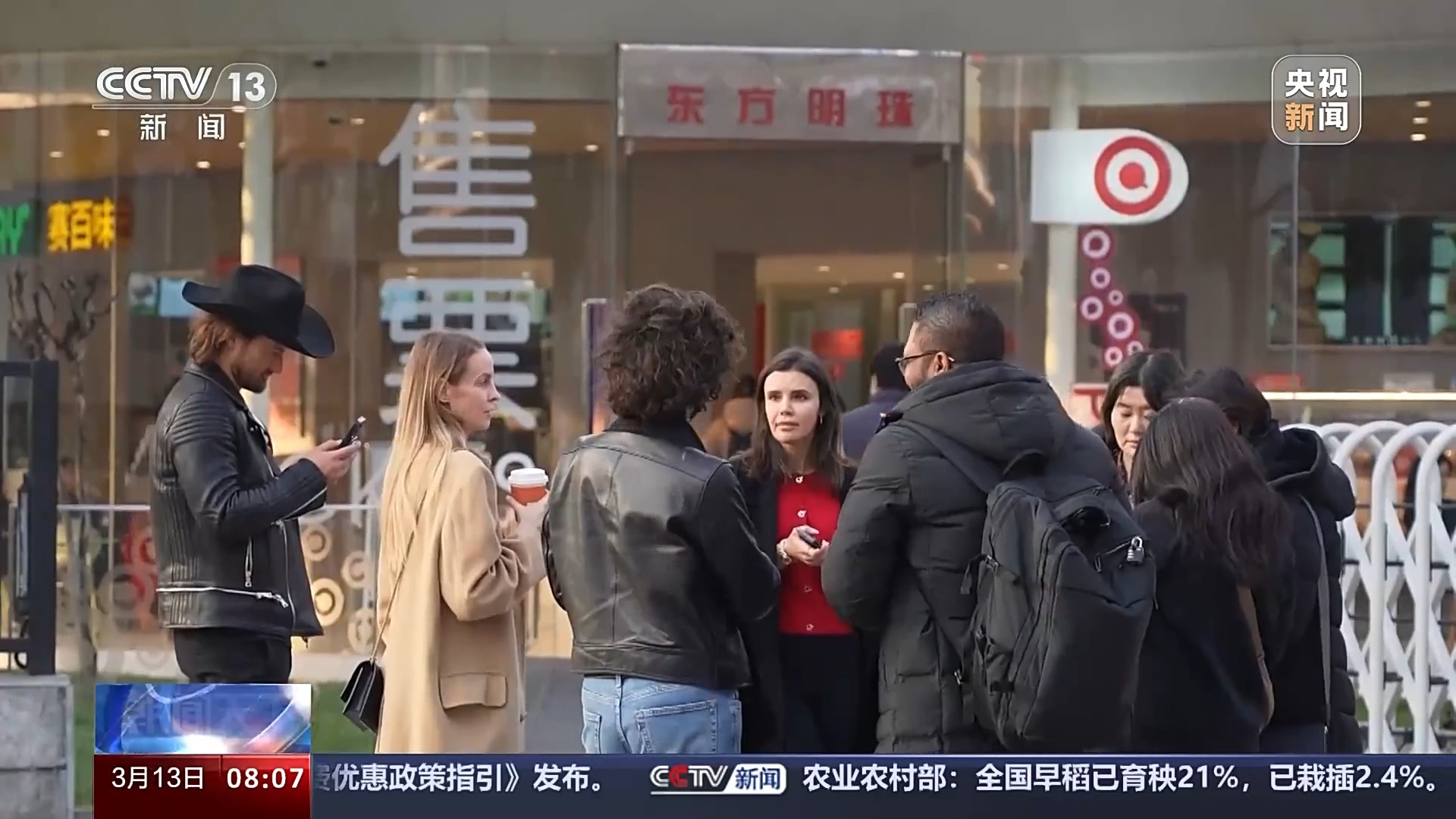 和办理流程的调整,每年更新一次《外国商务人士在华工作生活指引》