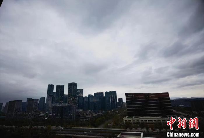 强对流天气致浙江多地出现冰雹