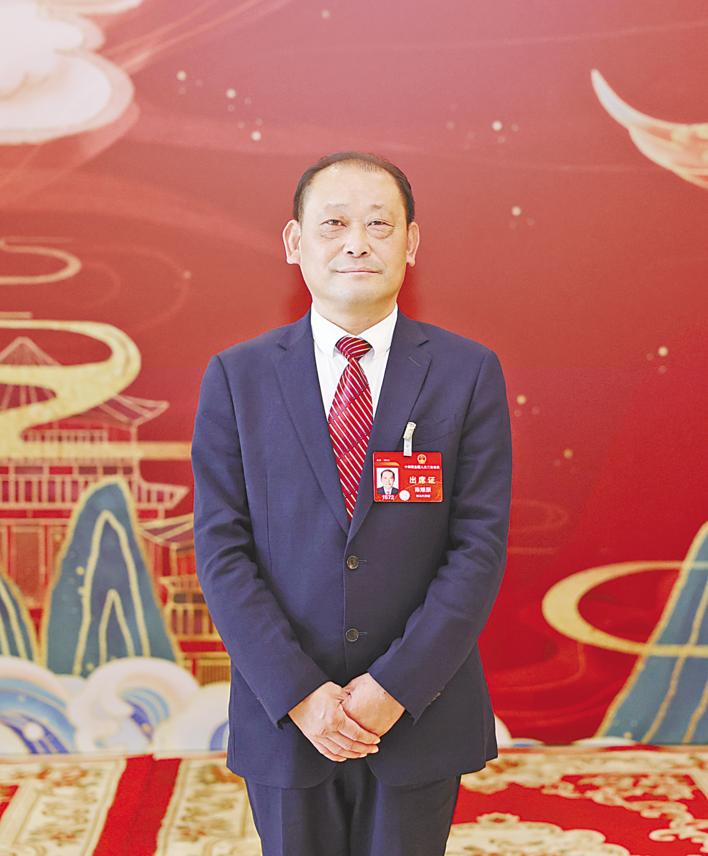 全国人大代表陈燎原湖北日报全媒记者 王成龙感言湖北省扎实推进乡村