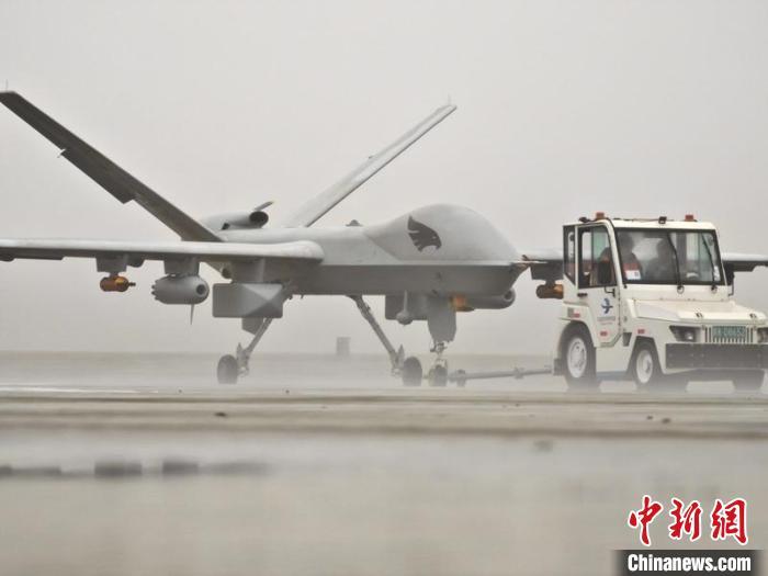 翼龙-2h气象型无人机增援贵州开展人工增雨作业-荆楚网-湖北日报网