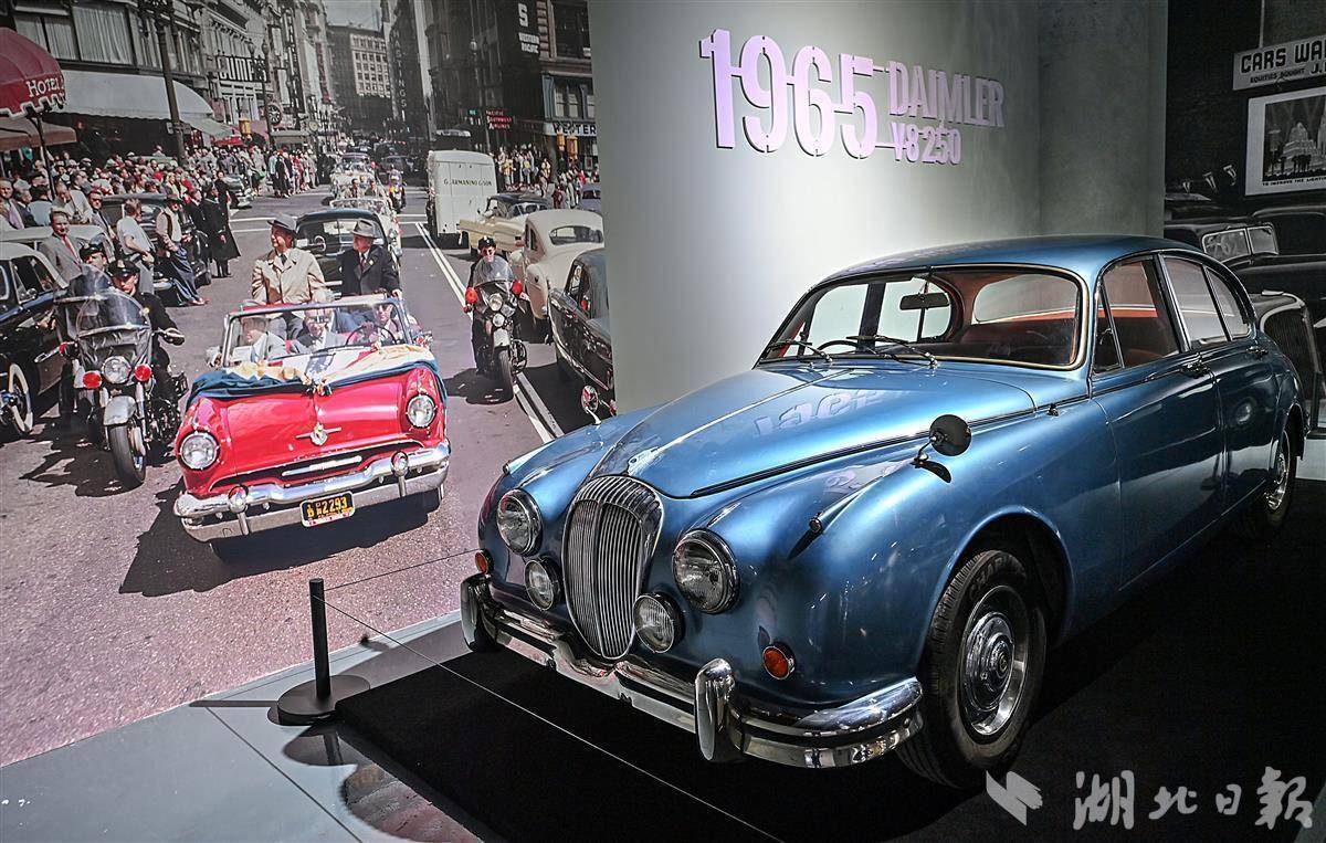 商场举办经典古董车展