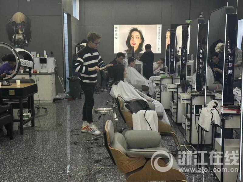 农历二月初二肯定是全年最忙的一天,赶紧趁着下午的这会空隙休息一下