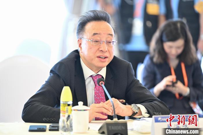 中华海外联谊会常务理事,香港豪都集团董事长屠海鸣出席会议.