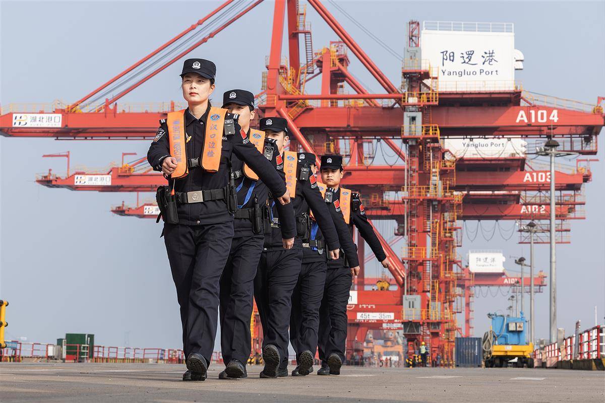 国门她力量汉口边检站女警获评新时代巾帼英雄