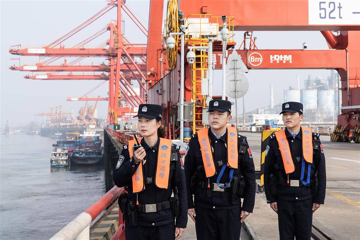 国门她力量汉口边检站女警获评新时代巾帼英雄