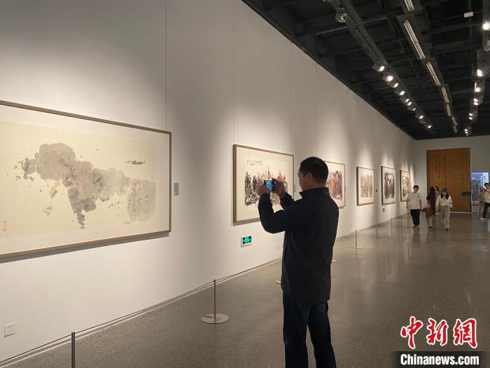 以乡情为纽带华人画家任建国浙江宁波再寻桃花源