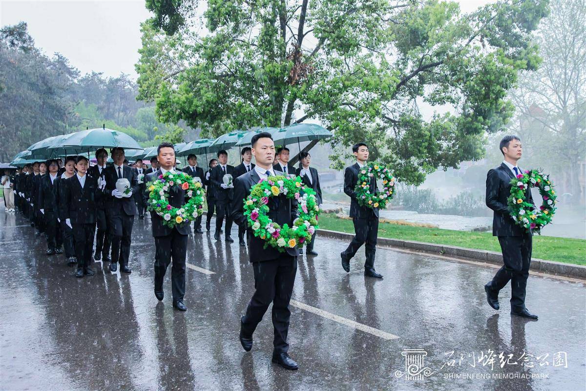 由湖北省殡葬事业促进会,武汉市殡葬协会主办,汉口殡仪馆,武昌殡仪馆