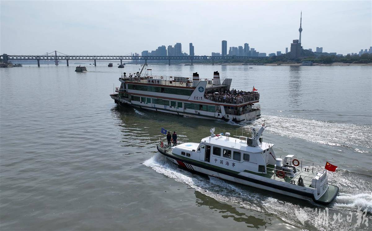 清明两坝一峡游火爆长江旅游客运量同比增三成