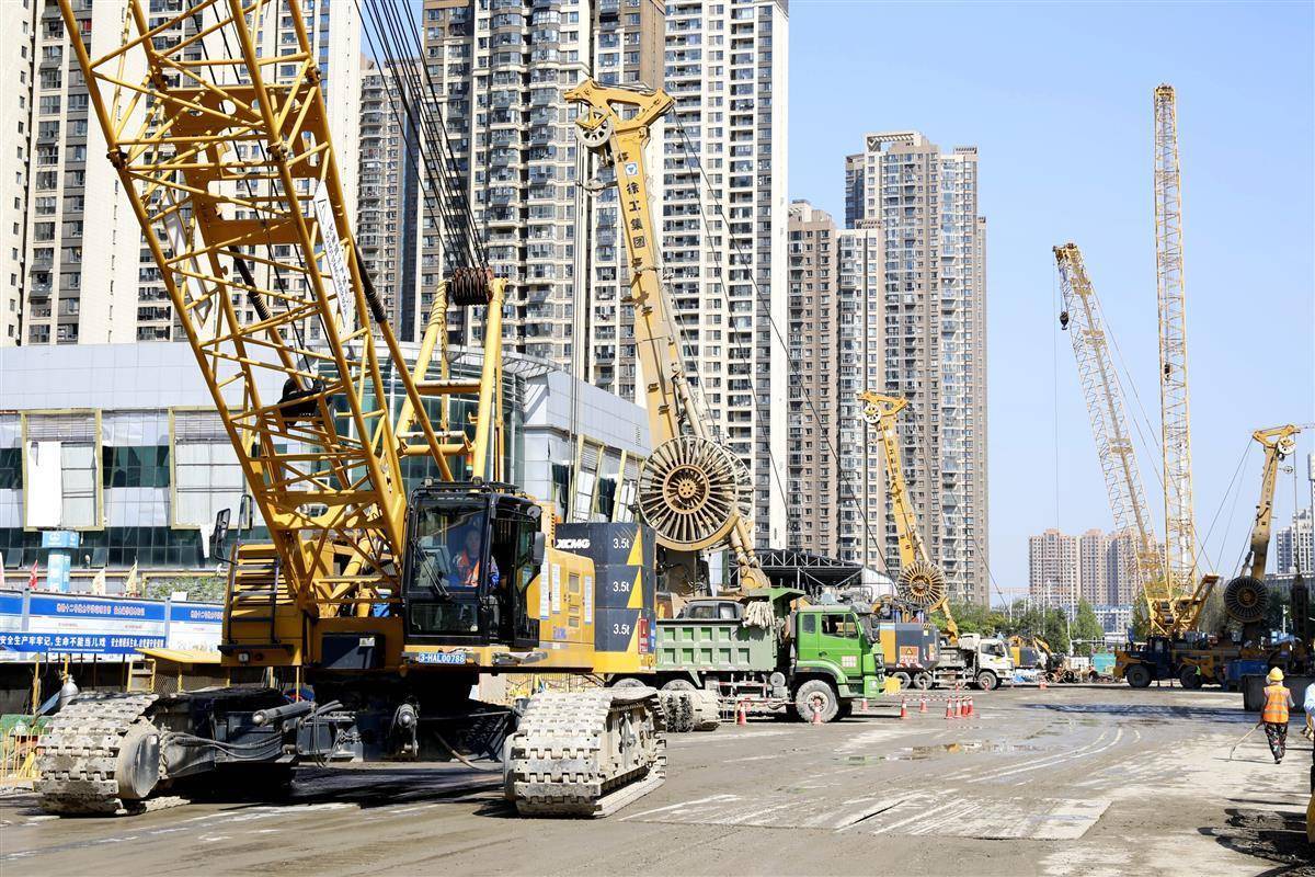 武汉地铁12号线太平洋站完成第100幅地连墙施工