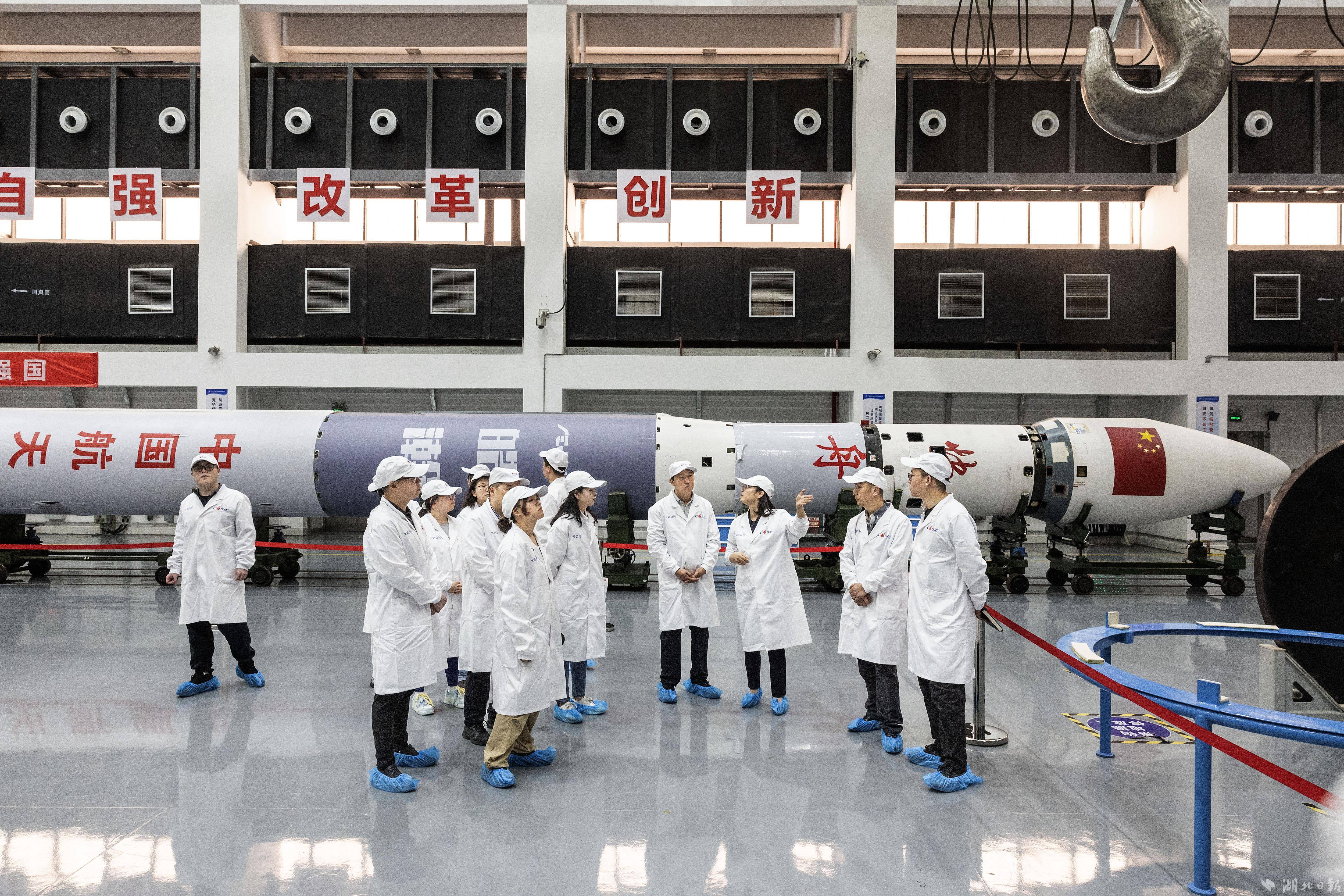 中央媒体走进武汉国家航天产业基地