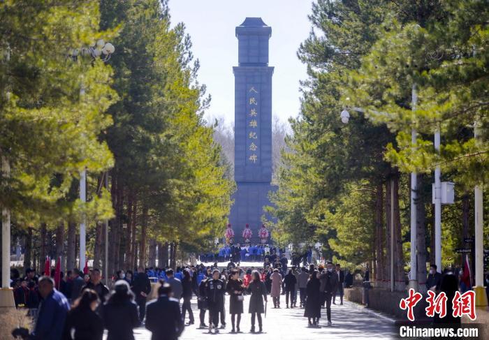 新疆乌鲁木齐烈士陵园图片