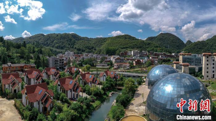 百里杜鹃管理区初水花源温泉.