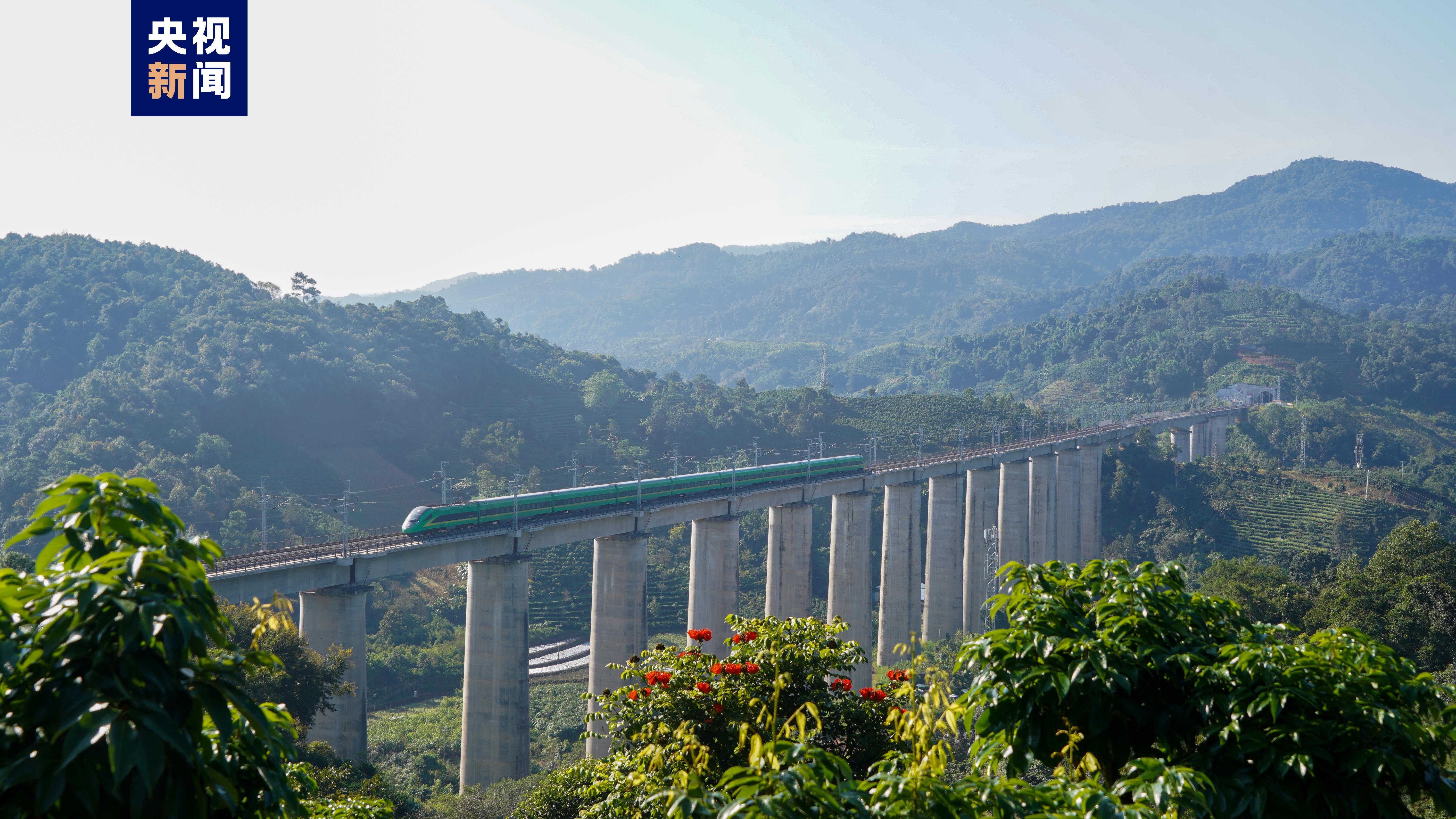 清明小长假中老铁路预计单日发送旅客8万人次