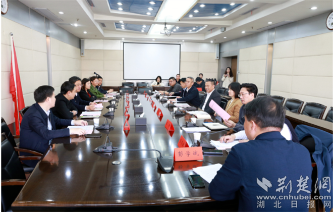 网)讯(通讯员 廖宇智)4月10日,湖北省恩施州建始县委书记张渊平带队