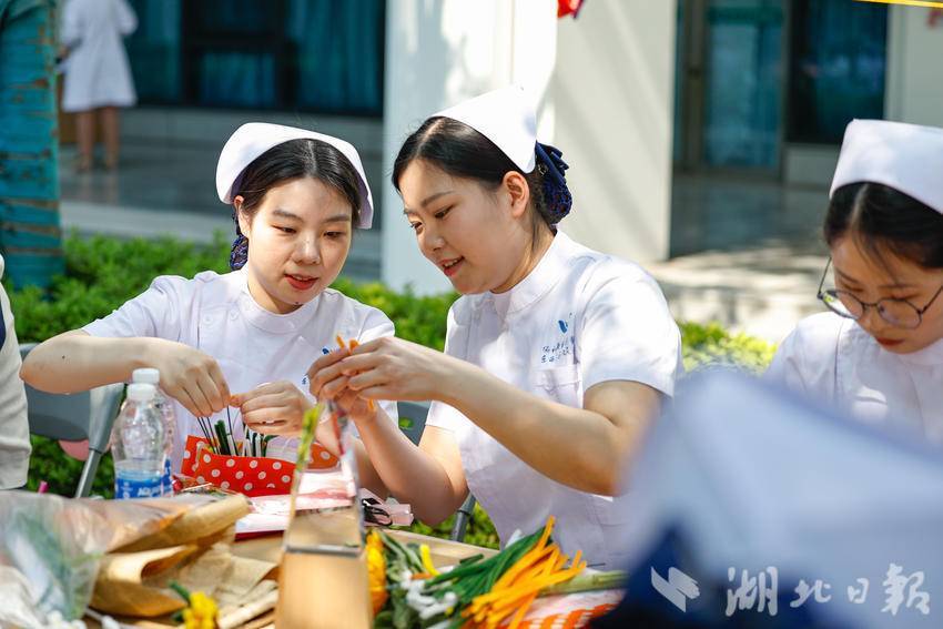 趣味运动会迎接国际护士节