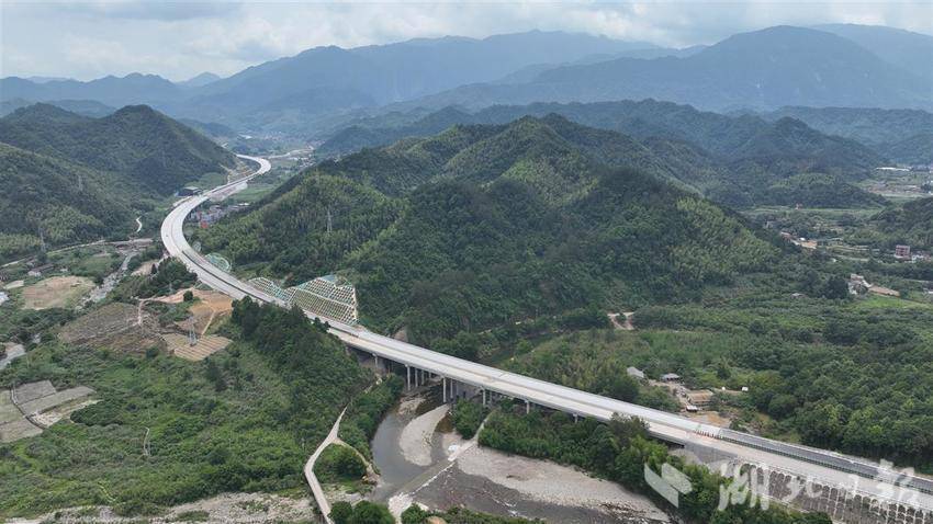 咸九高速(湖北段)全线贯通-荆楚网-湖北日报网