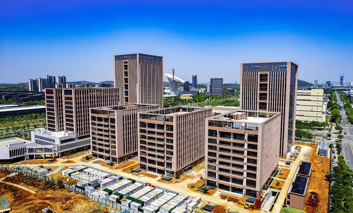 一批批无惧艰险,勇闯"无人区"的企业,创造了光谷生物城在国家生物医药