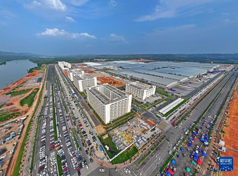 曹祎铭 摄这是在广西玉林市玉柴机器集团有限公司拍摄的船用发动机