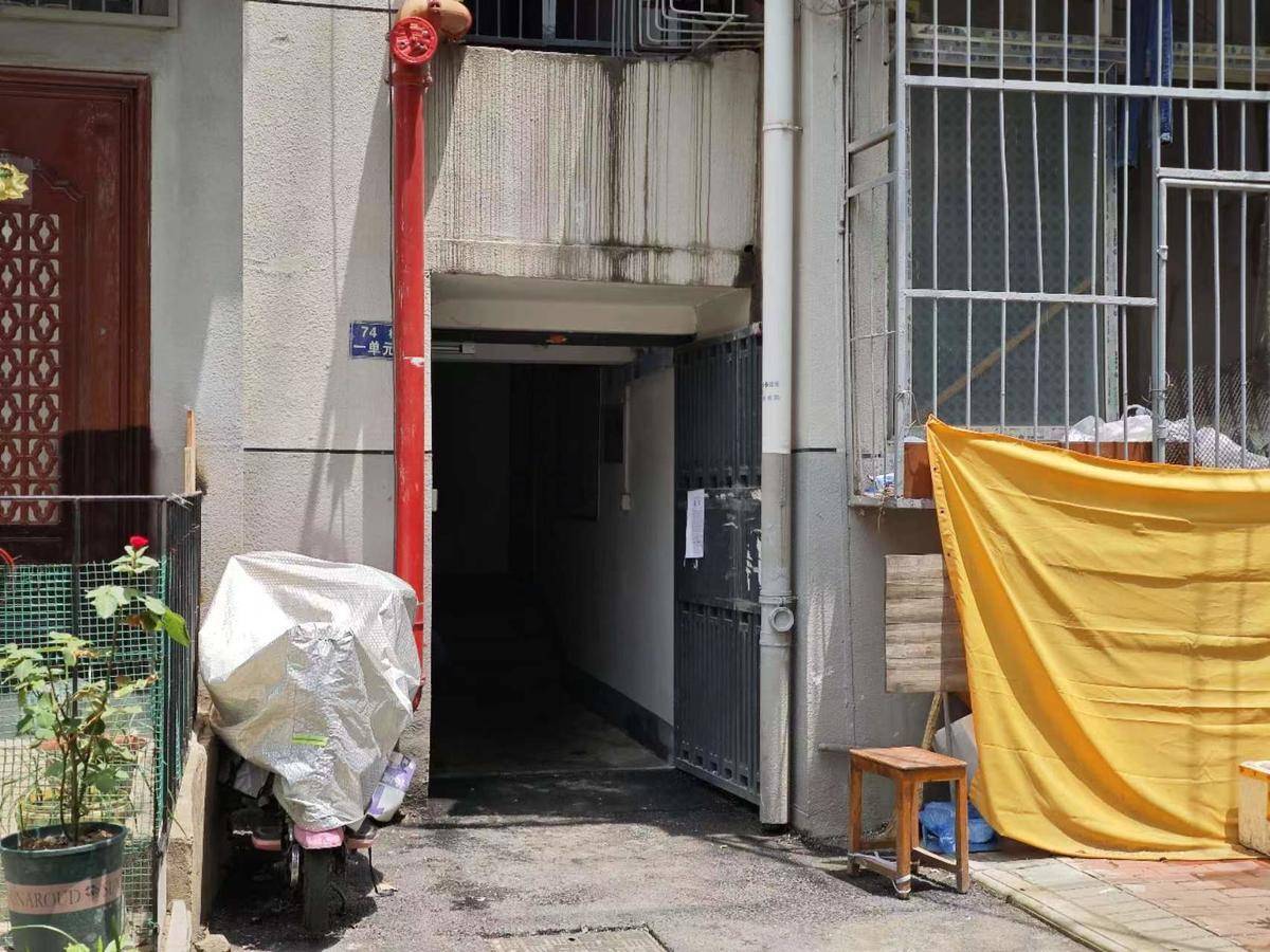 今日好稿丨被刺15刀壮烈牺牲!鲜血浸透的警服见证"真心英雄"