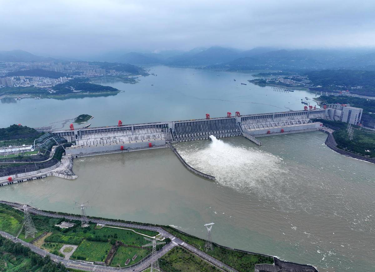 (视界网 王罡 摄)6月18日长江中下游入梅以来,长江委充分发挥三峡水库