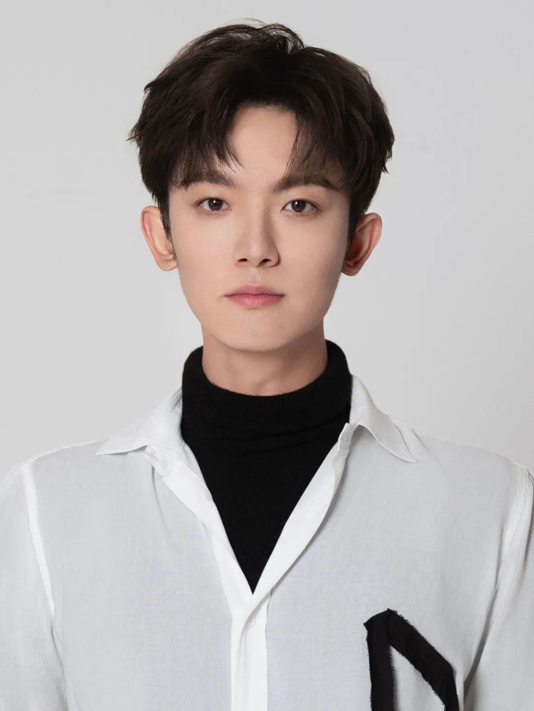 演员李明德砸车事件车主:李明德被判有期徒刑6个月,赔偿20万