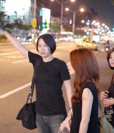 曝廖慧呈hebe同性恋 hebe廖慧呈同逛街密会13小时