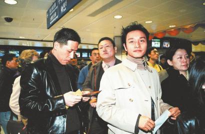 说来也巧,与香港资深媒体人,张国荣好友查小欣约定的采访地点在