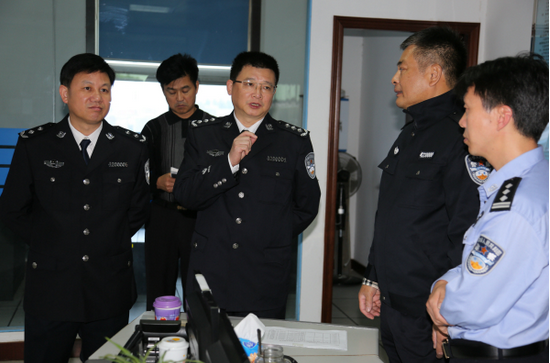 谭先振一行检查在汉部分监狱国庆期间监管安全工作