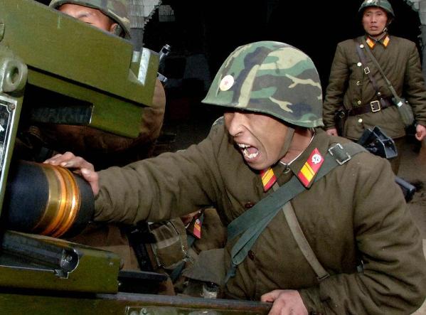 传朝鲜给90万民兵发枪 或三弹齐发剑指韩美(组图)