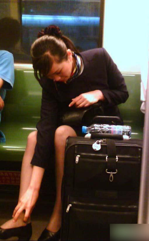 香港空姐学咏春防身 曝美女空姐光鲜背后真实生活