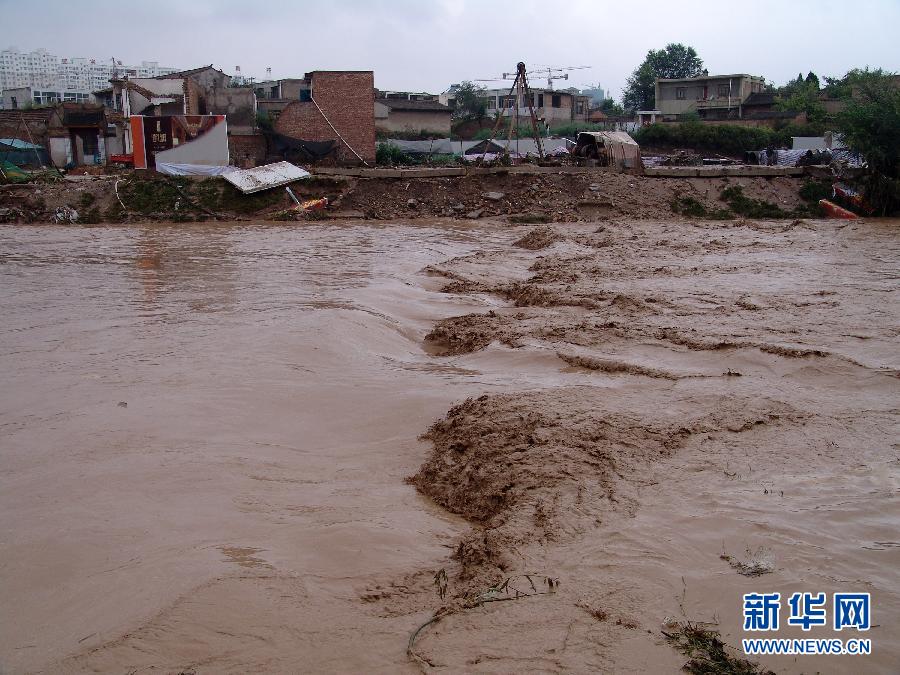 甘肃定西遭受特大暴雨袭击 已造成5人死亡2人受伤