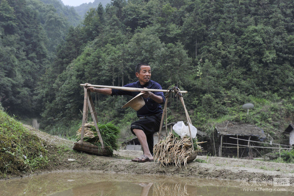 揭秘中国光棍村:外来媳妇看一眼扔下孩子就走(图)