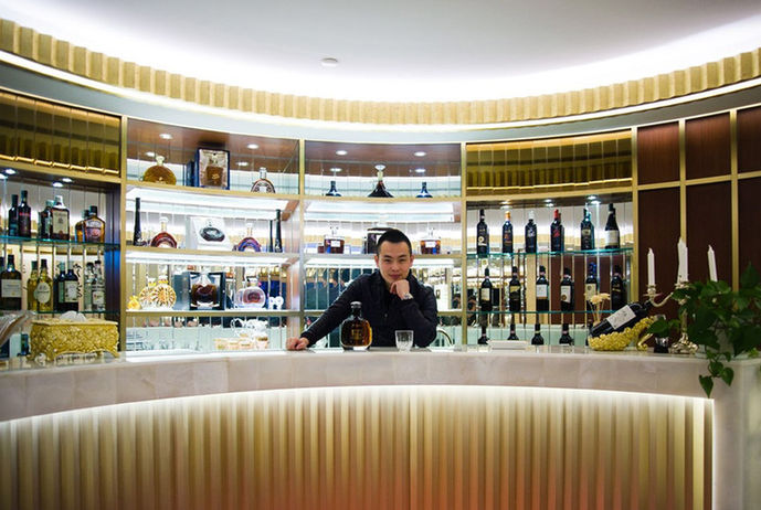 揭秘上海富人生活:20多岁开车200万保时捷(组图)