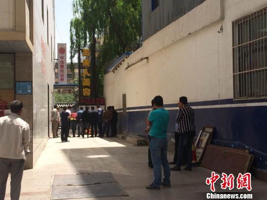 青海一正厅级退休官员坠亡知情者称患抑郁症(图)