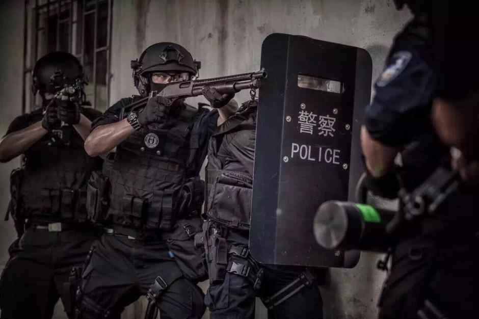 广州特警装备科幻炫酷 造型酷似飞虎队(组图)