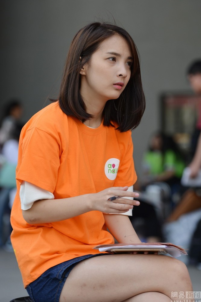 南京艺术学院新生报到美女如云图