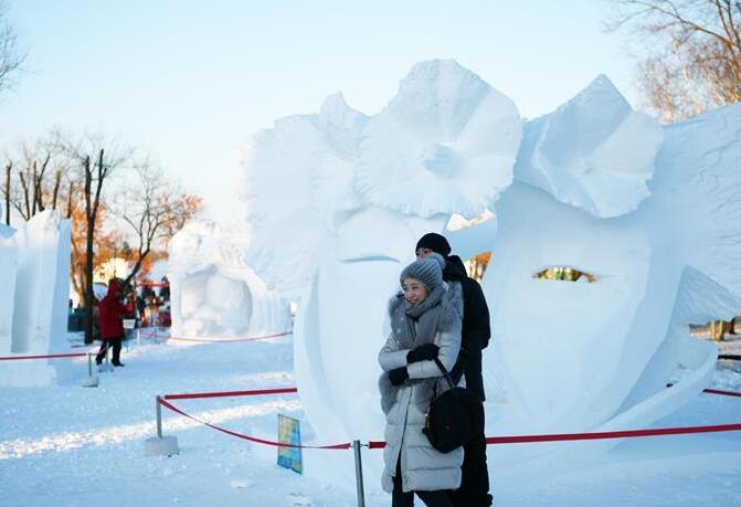 堆雪人的最高境界用雪堆了一個天壇