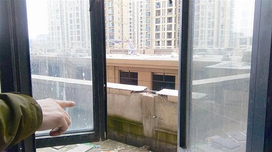 图为:窗户外就是社区医院楚天都市报讯 楚天都市报记者聂丽娟"小区