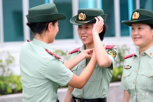 貴州總隊武警文工團文藝女兵苦練優美舞姿(組圖)