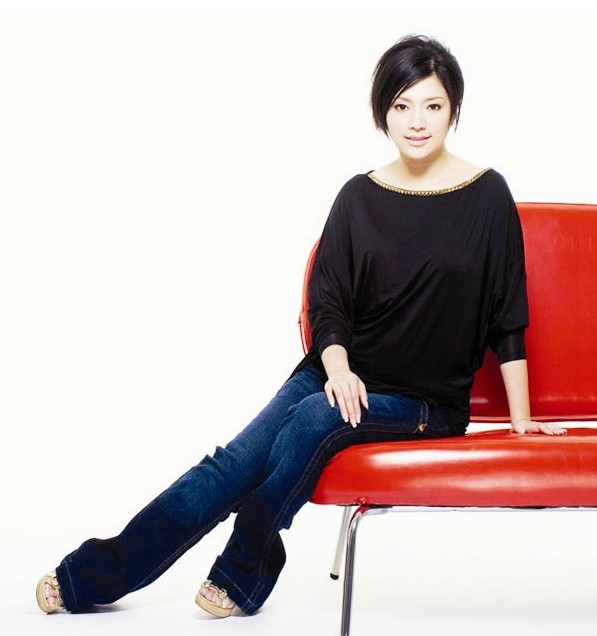 星座女神唐立淇空降江城称武汉属于开创星座