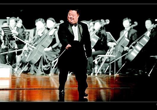 你还记得当年的"天才指挥家"舟舟嘛?他今年已经40岁了